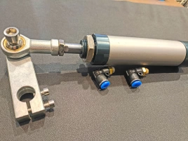 Пневматический привод для поворотного клапана