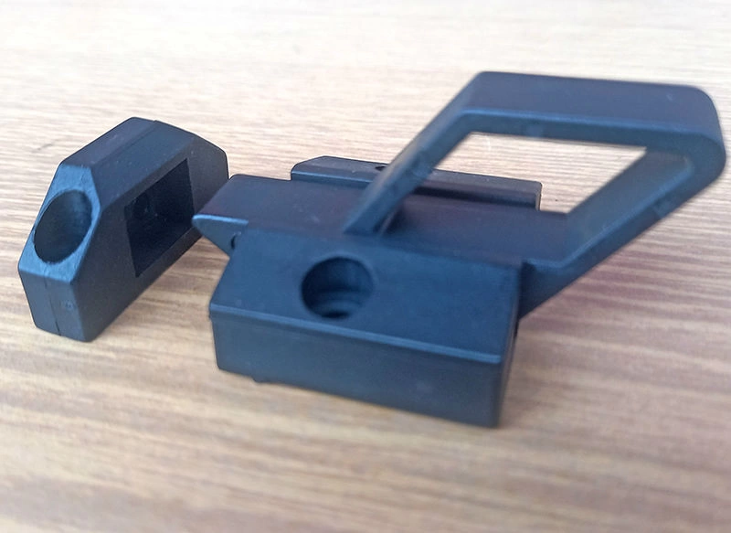 Защёлка-замок пластиковая самозахлопывающая фото 2