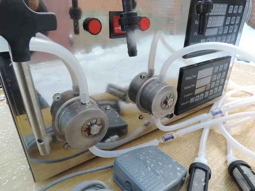 Машина для наполнения жидкостью LT-2 фото 6