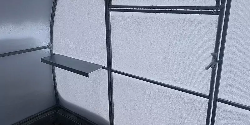 Полка в теплицу фото 8