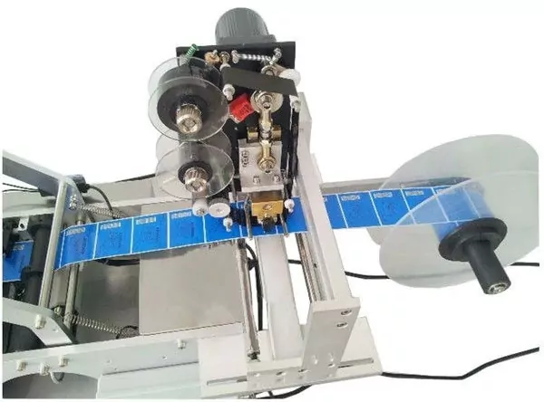 Этикетировочная машина с датером фото 2