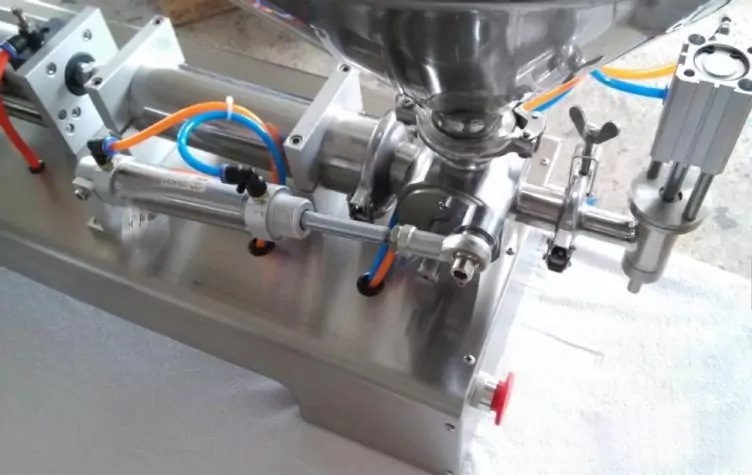 Поршневой дозатор с подогревом и перемешиванием фото 8