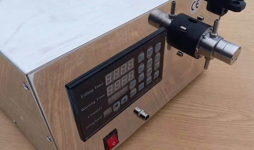 Машина для наполнения жидкостью LT-1/YT-1 фото 2