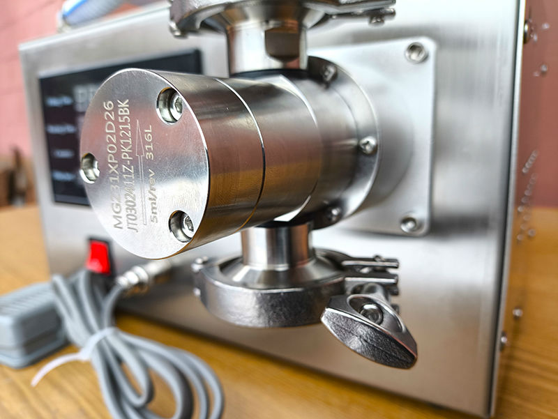 дозатор с магнитной помпой на 30л